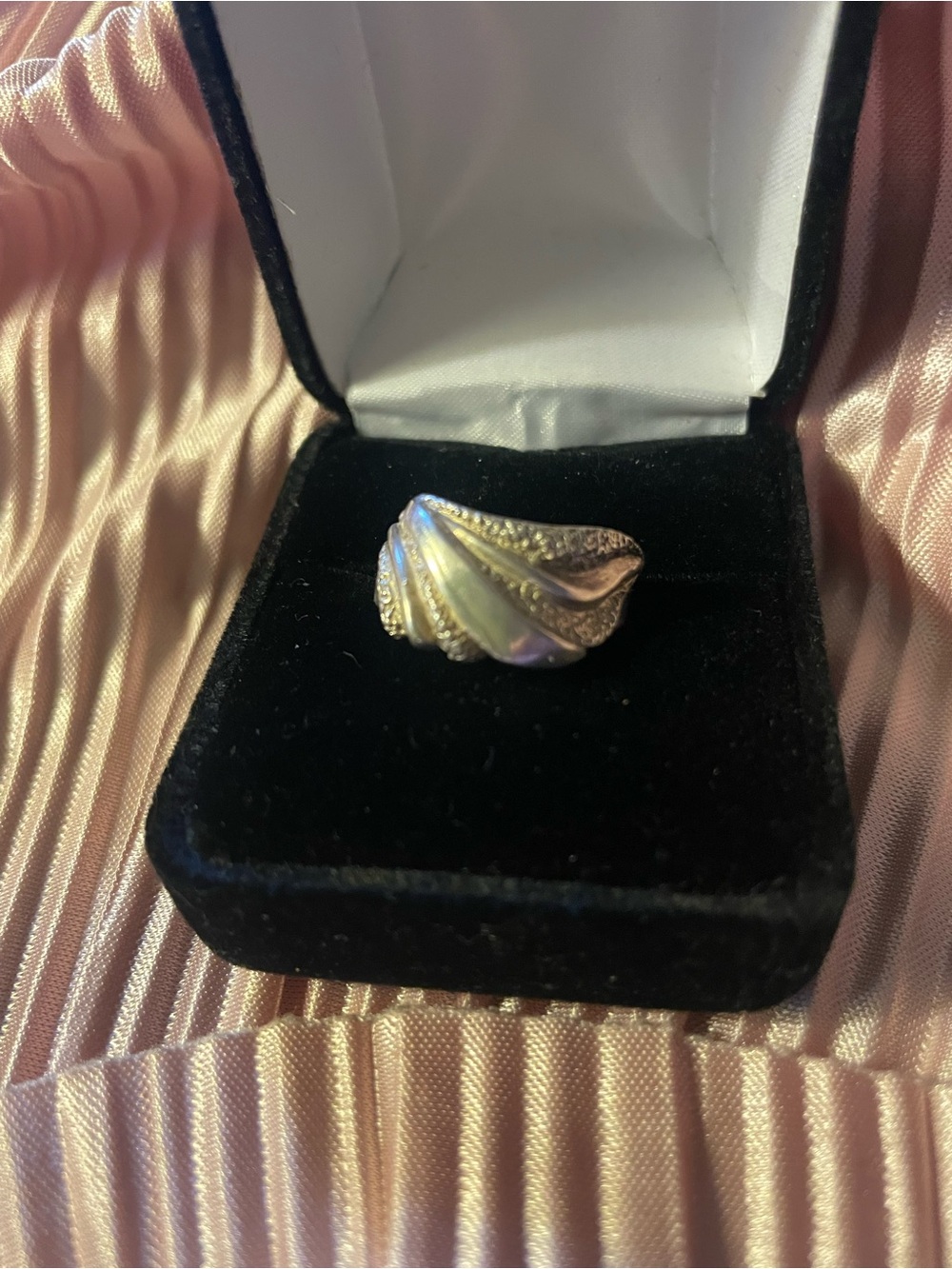Sterling Silver Textured Wave Ring - vintage